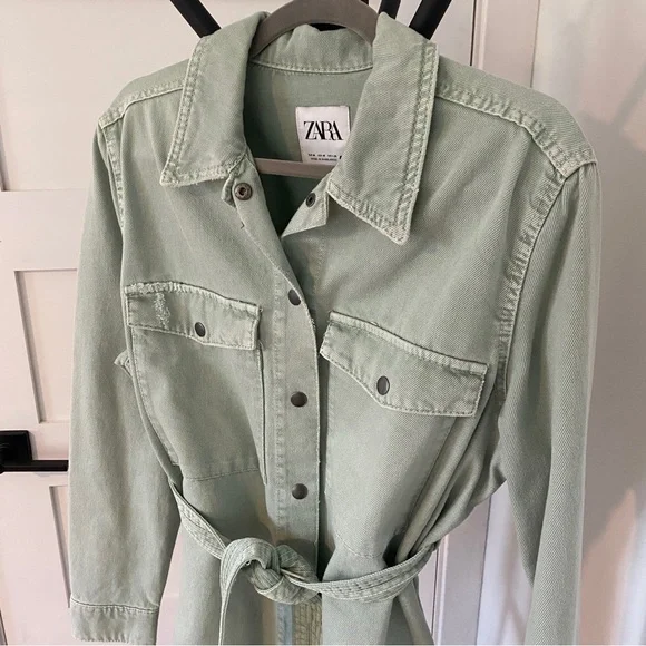 🔥🔥🔥 Zara Belted Denim Jacket - Picture 2 of 6